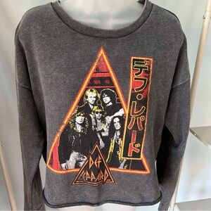 Def Leppard Graphic Cropped Women's Gray Sweatshirt Rock Heavy Metal